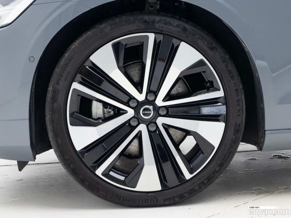 Volvo S60 B5 2023 — thumbnail 2