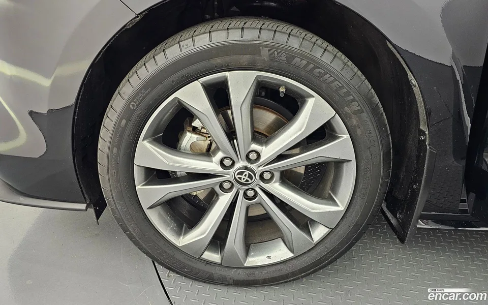 Toyota Sienna 2.5 2WD 2024 — thumbnail 5