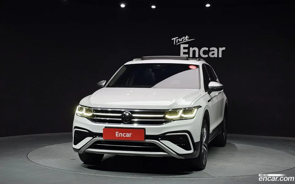 Volkswagen Tiguan Allspace 2.0 TSI 2022 — thumbnail 3