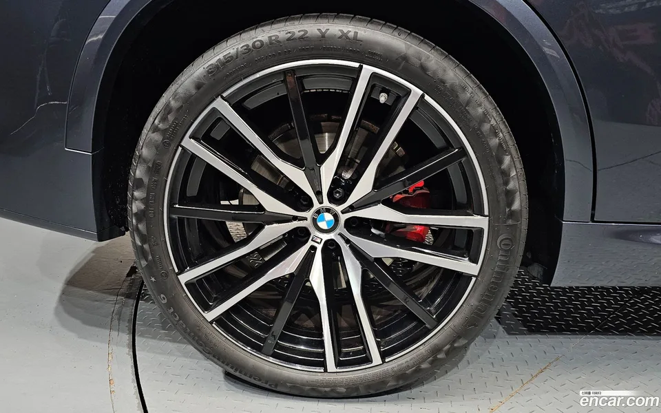 BMW X5 M50i 2022 — thumbnail 2