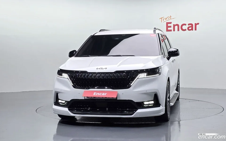 Kia Carnival 9 2023 — thumbnail 3