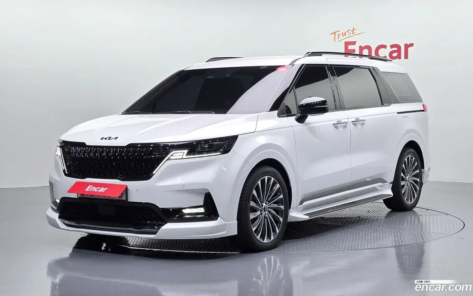 Kia Carnival 9 2023 — photo 1, buy with delivery to Moscow