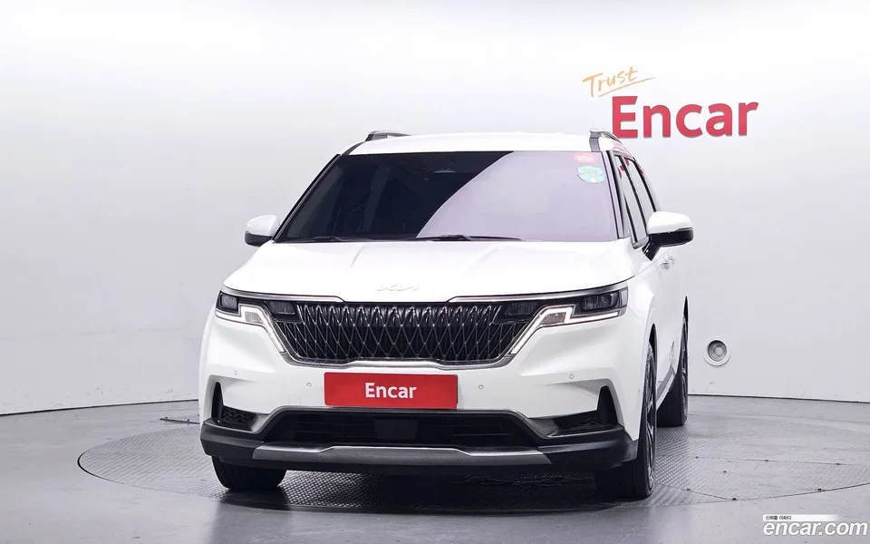 Kia Carnival 7 2023 — thumbnail 3