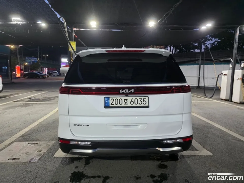 Kia Carnival 9 2023 — thumbnail 4