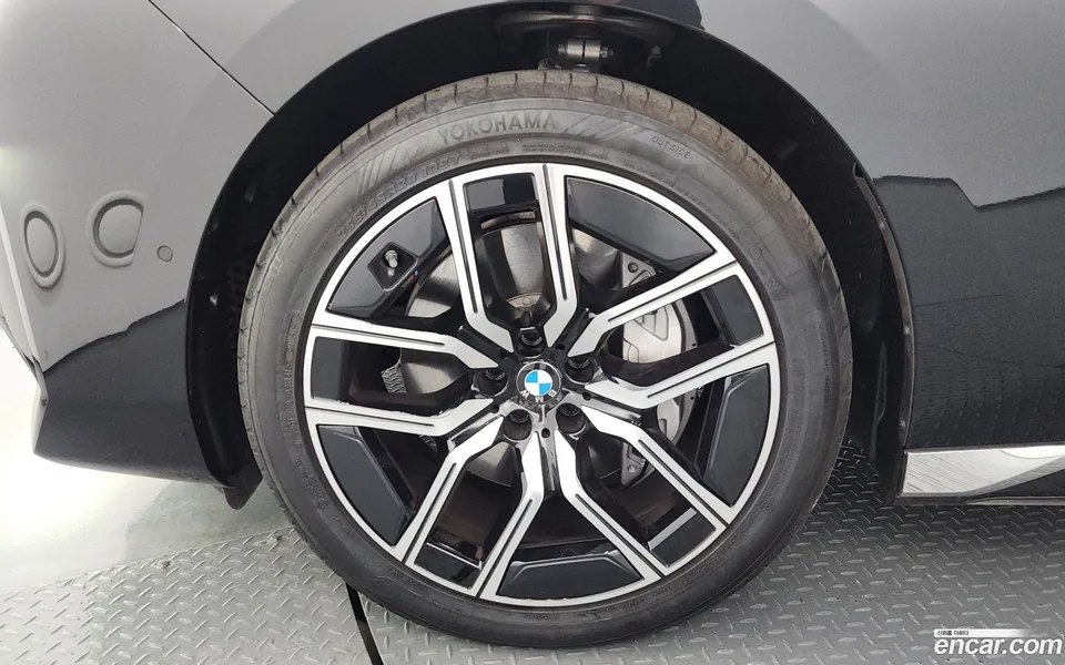 BMW 7 Series 740i xDrive M 2025 — thumbnail 2
