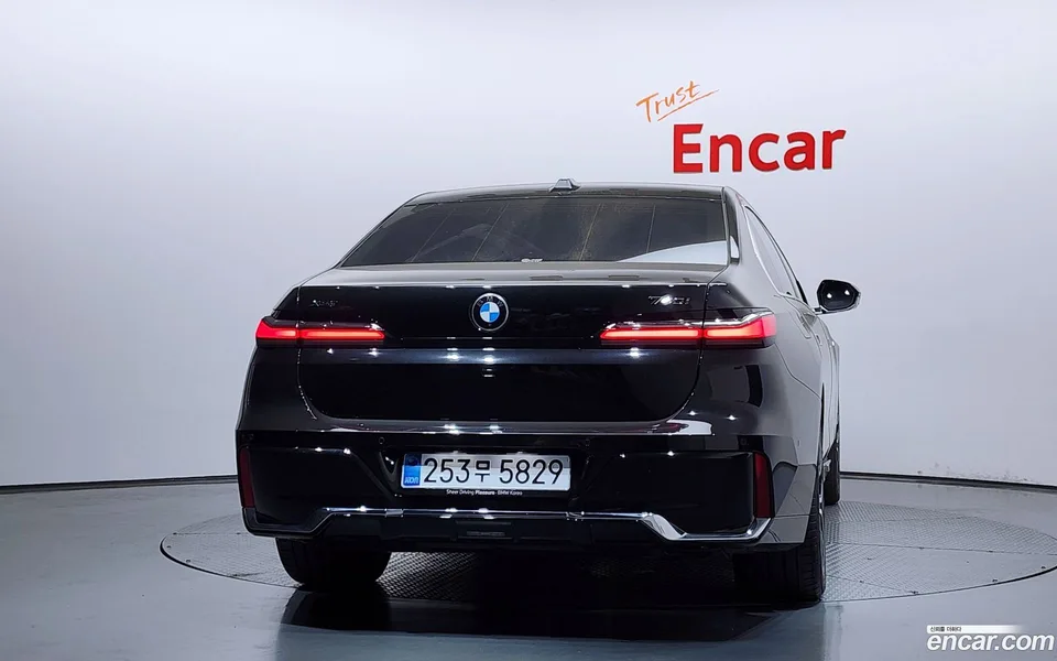 BMW 7 Series 740i xDrive M 2025 — thumbnail 4