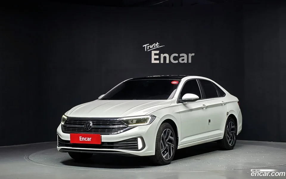 Volkswagen Jetta 1.5 TSI 2022 — photo 1, buy with delivery to Moscow