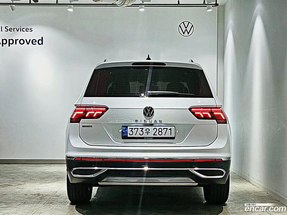 Volkswagen Tiguan Allspace 2.0 TSI 2022 — thumbnail 4