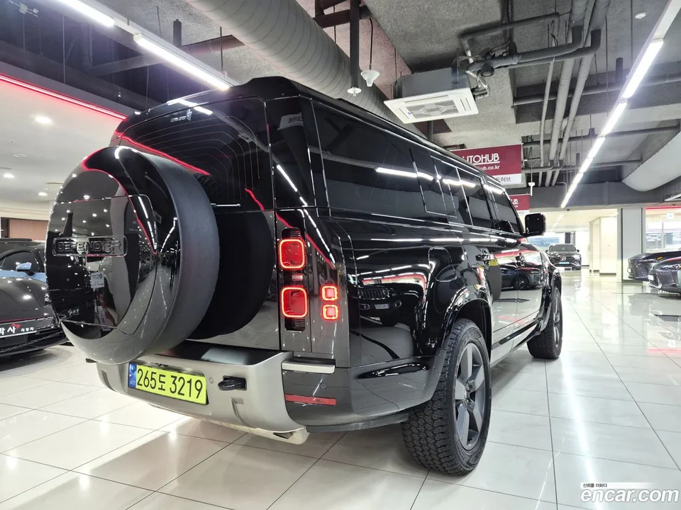 Land Rover Defender 130 P400 X- HSE 2025 — thumbnail 5
