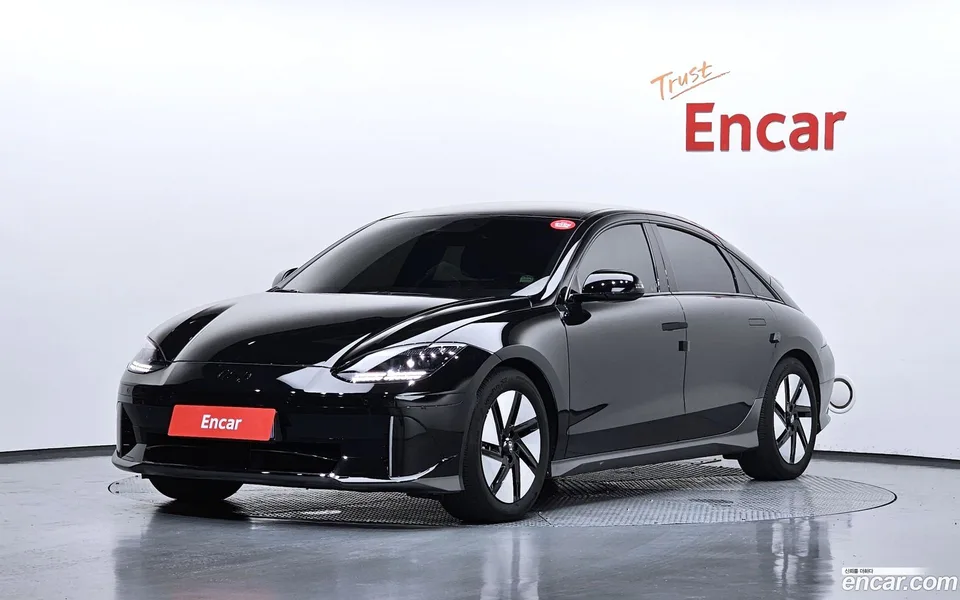 Hyundai Ioniq 6 2023 — фото 1, купить с доставкой в Москву