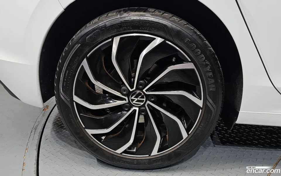 Volkswagen Golf 2.0 TDI 2024 — миниатюра 5