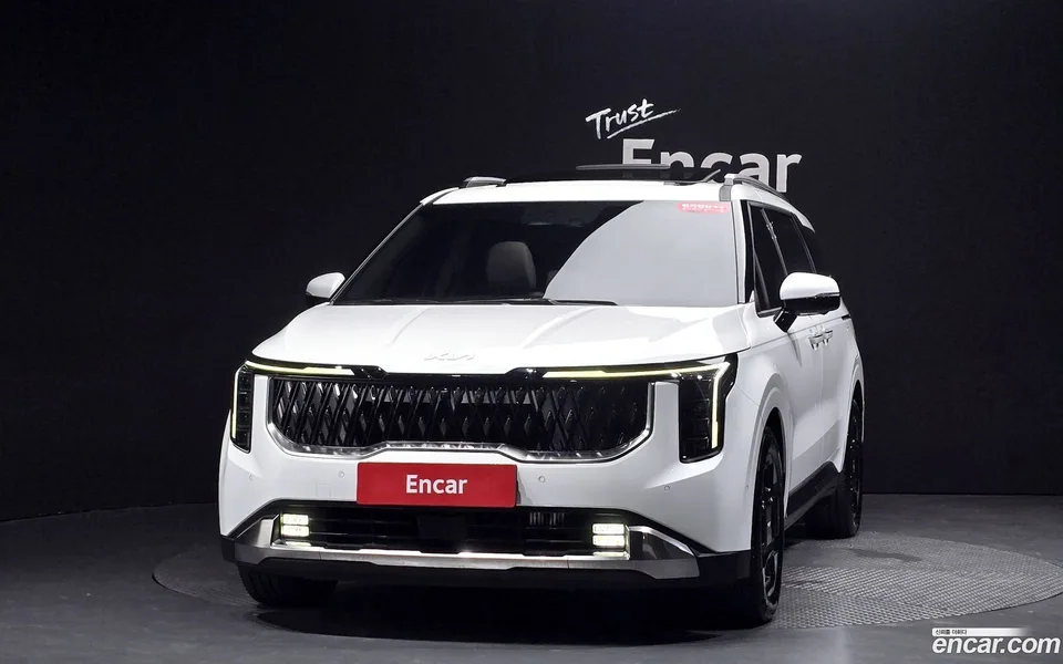 Kia Carnival 9 2024 — thumbnail 3