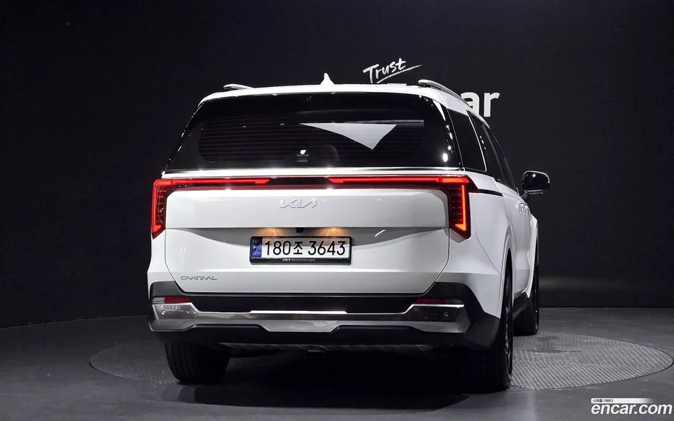 Kia Carnival 9 2024 — thumbnail 4