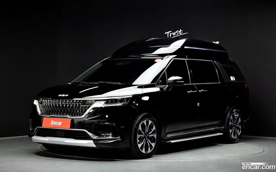 Kia Carnival 7 2022 — photo 1, buy with delivery to Moscow