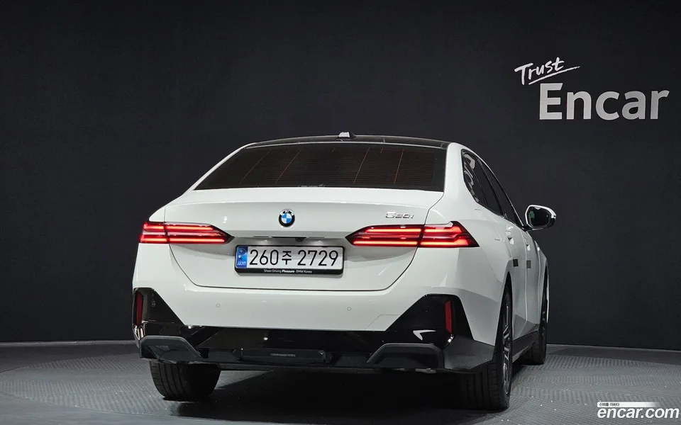 BMW 5 Series 520i M 2024 — thumbnail 4