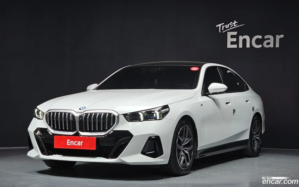 BMW 5 Series 520i M 2024 — photo 1, buy with delivery to Moscow