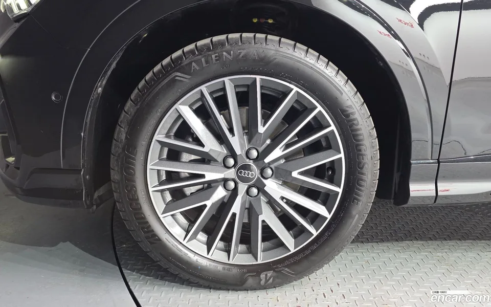 Audi Q3 40 TFSI 2025 — thumbnail 5