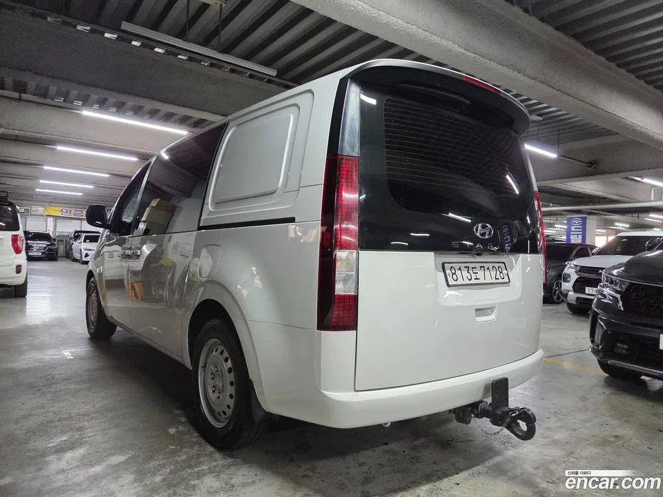 Hyundai Staria 5 2023 — thumbnail 2