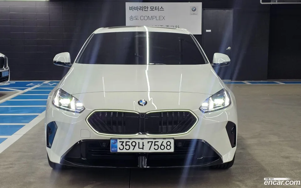 BMW 1 Series 120 M 2025 — thumbnail 3
