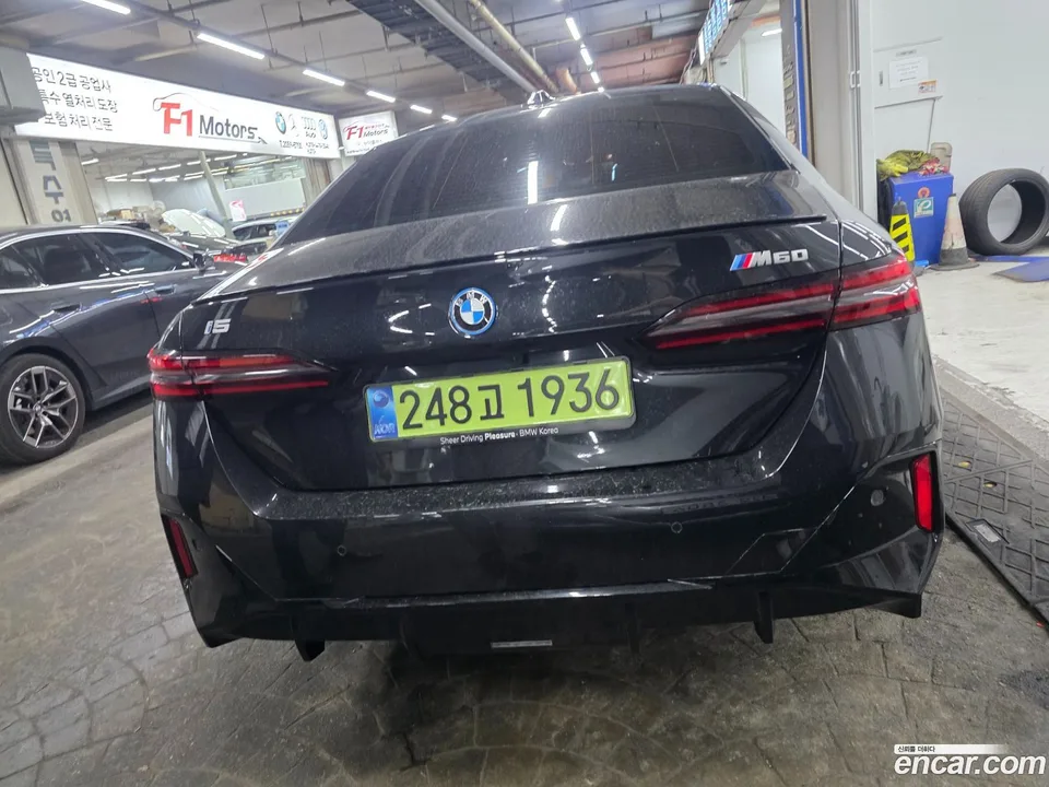 BMW i5 M60 xDrive 2025 — thumbnail 3