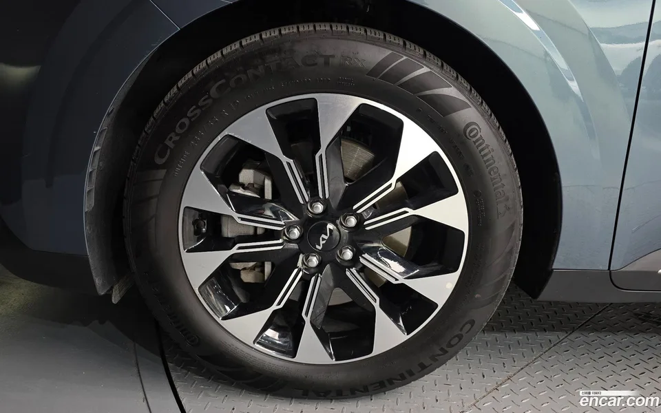 Kia Carnival 7 2022 — thumbnail 2