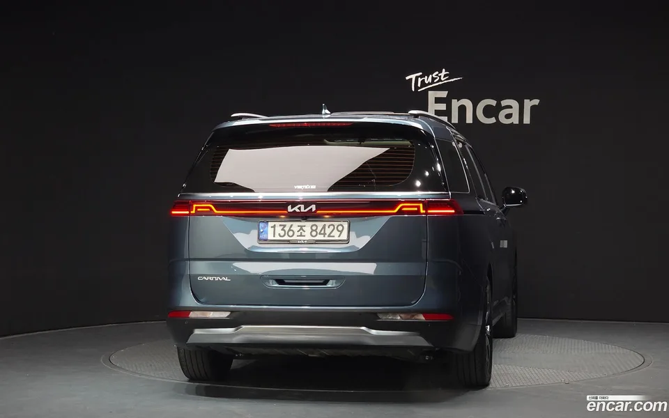 Kia Carnival 7 2022 — thumbnail 4