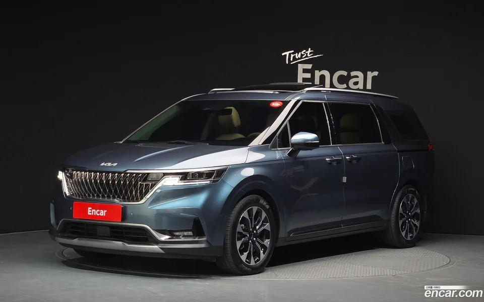 Kia Carnival 7 2022 — photo 1, buy with delivery to Moscow