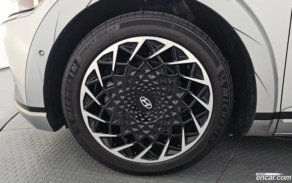 Hyundai Ioniq 5 2023 — миниатюра 2