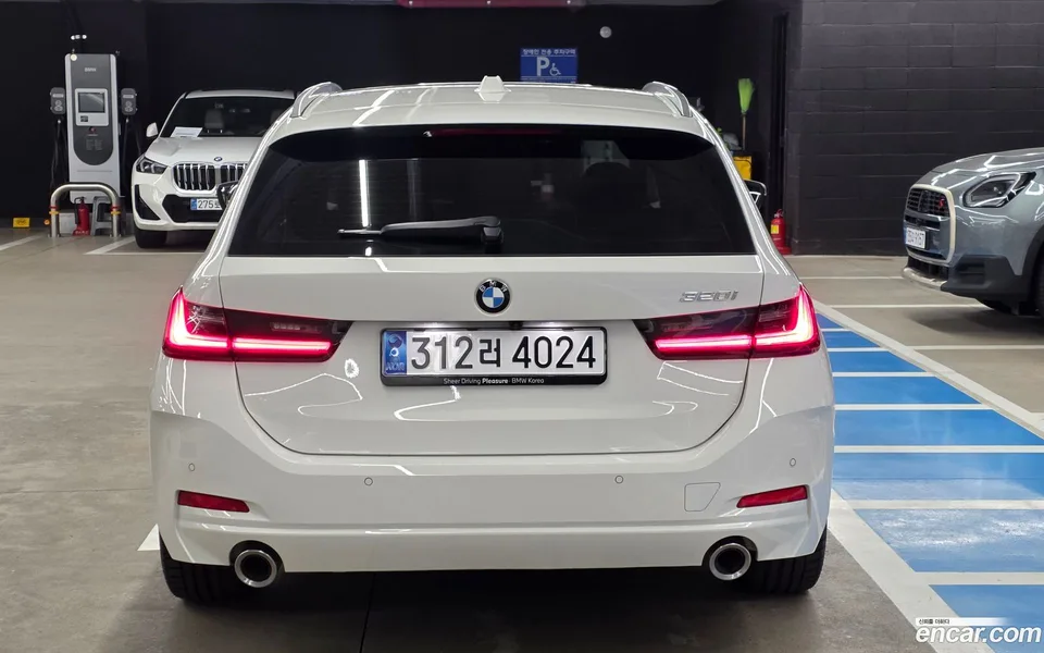 BMW 3 Series 320i 2025 — thumbnail 4