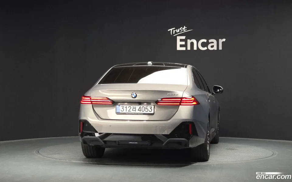 BMW 5 Series 523d M 2025 — thumbnail 4