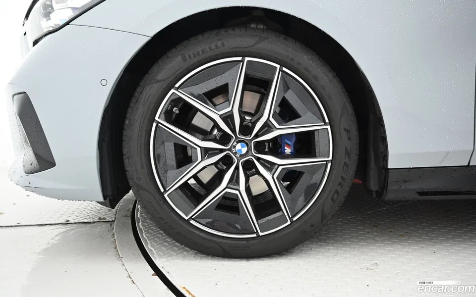 BMW 5 Series 520i M 2025 — миниатюра 2