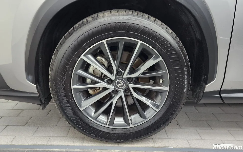 Lexus NX 450h+ 2023 — миниатюра 2