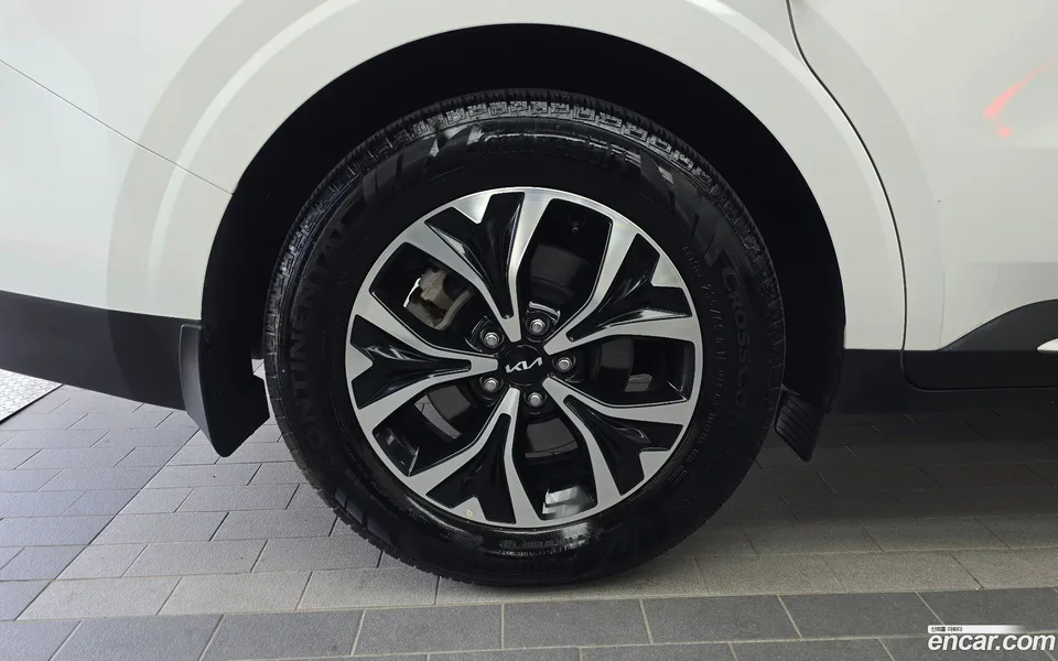 Kia Carnival 11 2023 — thumbnail 2