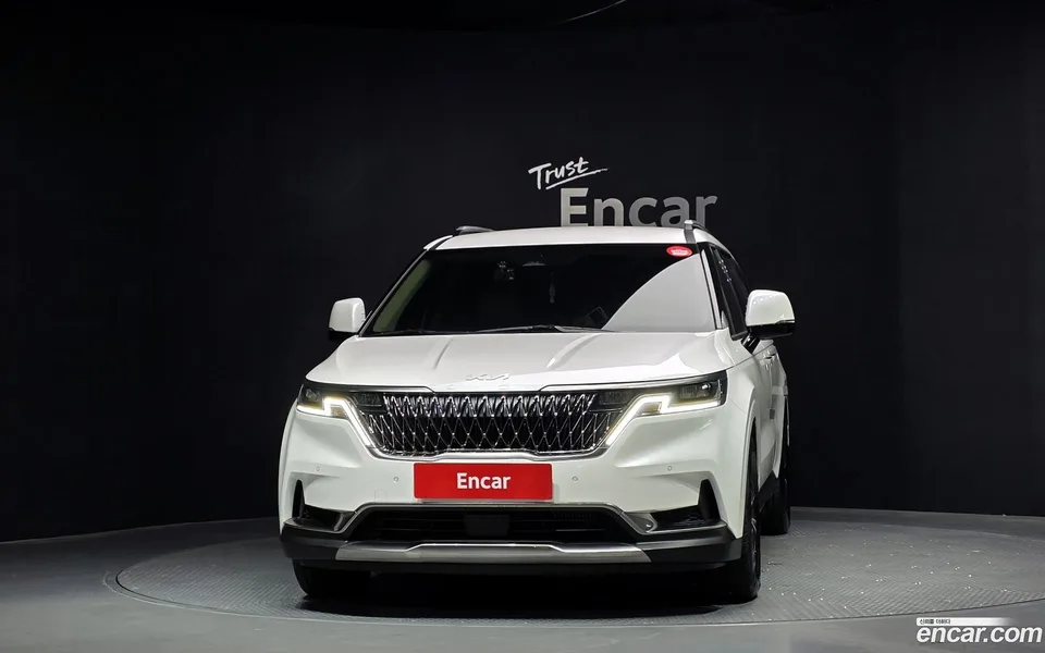Kia Carnival 11 2023 — thumbnail 3