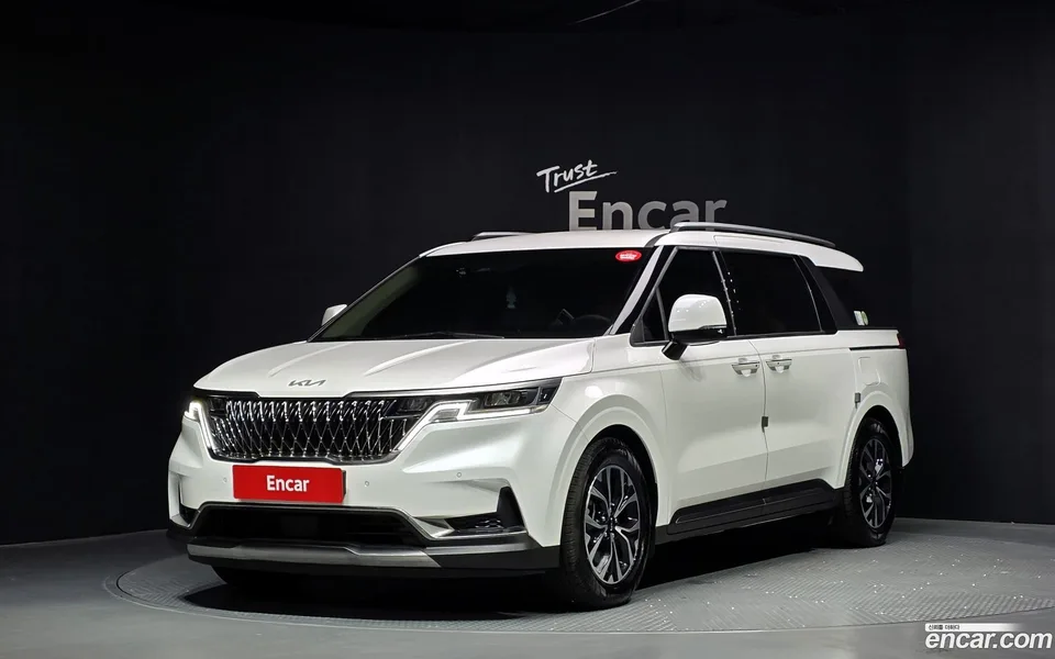 Kia Carnival 11 2023 — photo 1, buy with delivery to Moscow