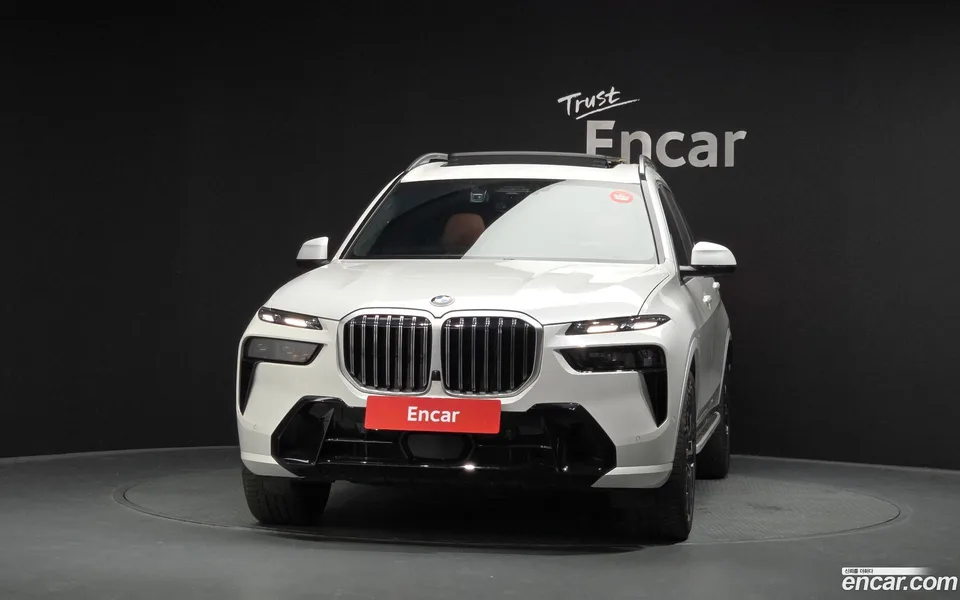 BMW X7 xDrive 40i M 6 2025 — thumbnail 3
