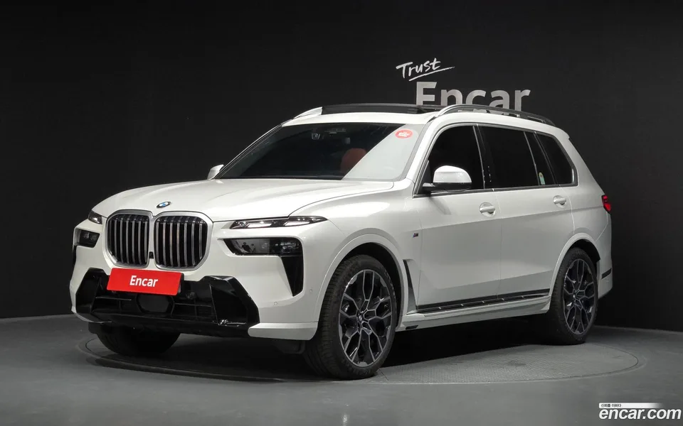 BMW X7 xDrive 40i M 6 2025 — photo 1, buy with delivery to Moscow
