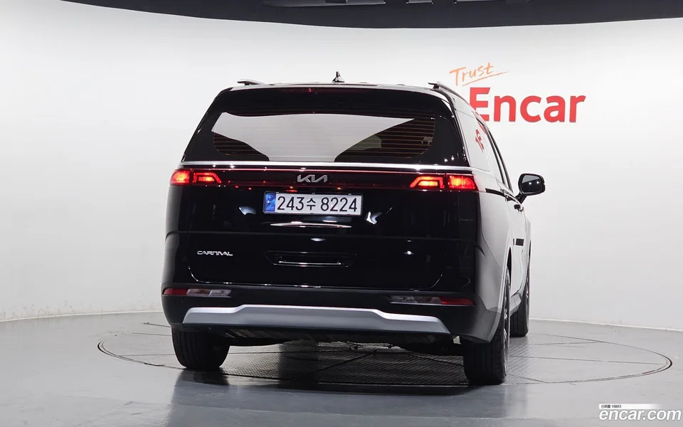 Kia Carnival 9 2022 — thumbnail 4