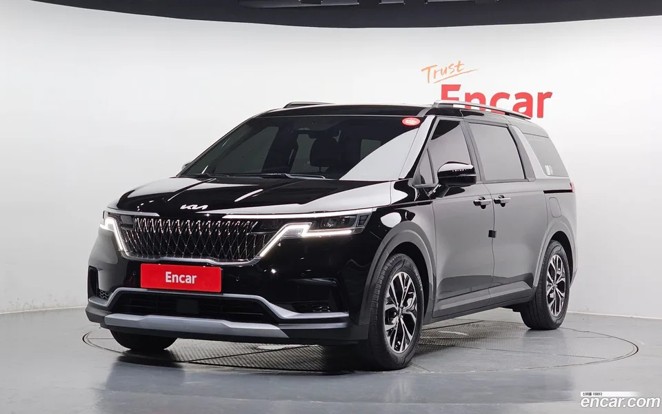 Kia Carnival 9 2022 — photo 1, buy with delivery to Moscow