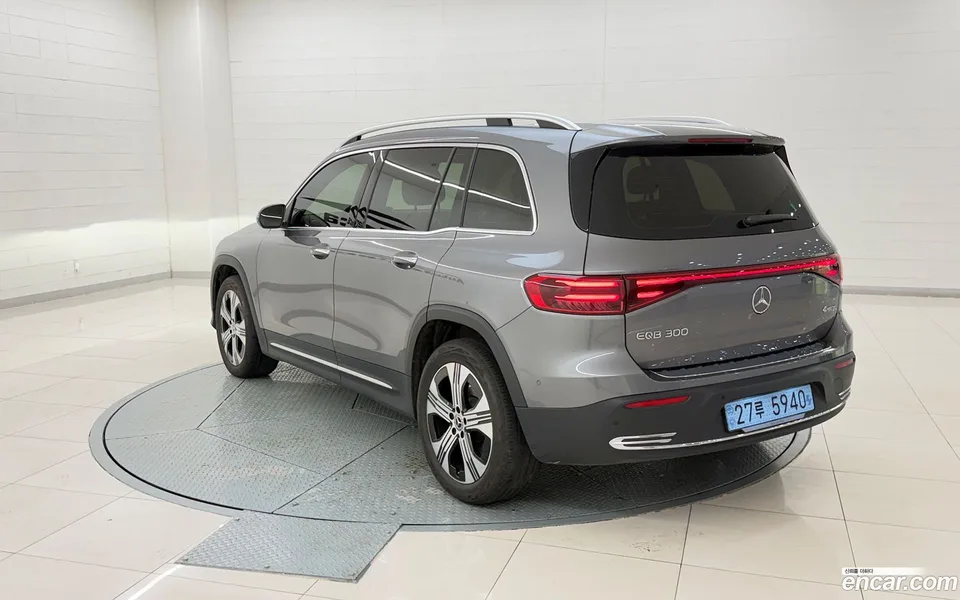 Mercedes-Benz EQB EQB300 4MATIC 2025 — thumbnail 3