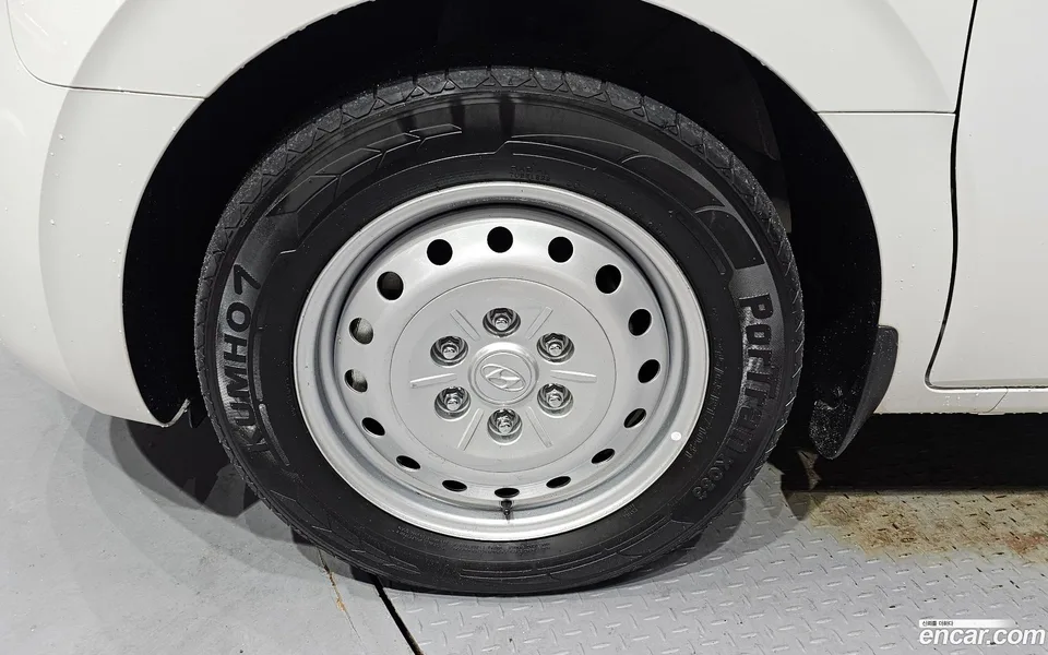 Hyundai Staria 11 2024 — thumbnail 2