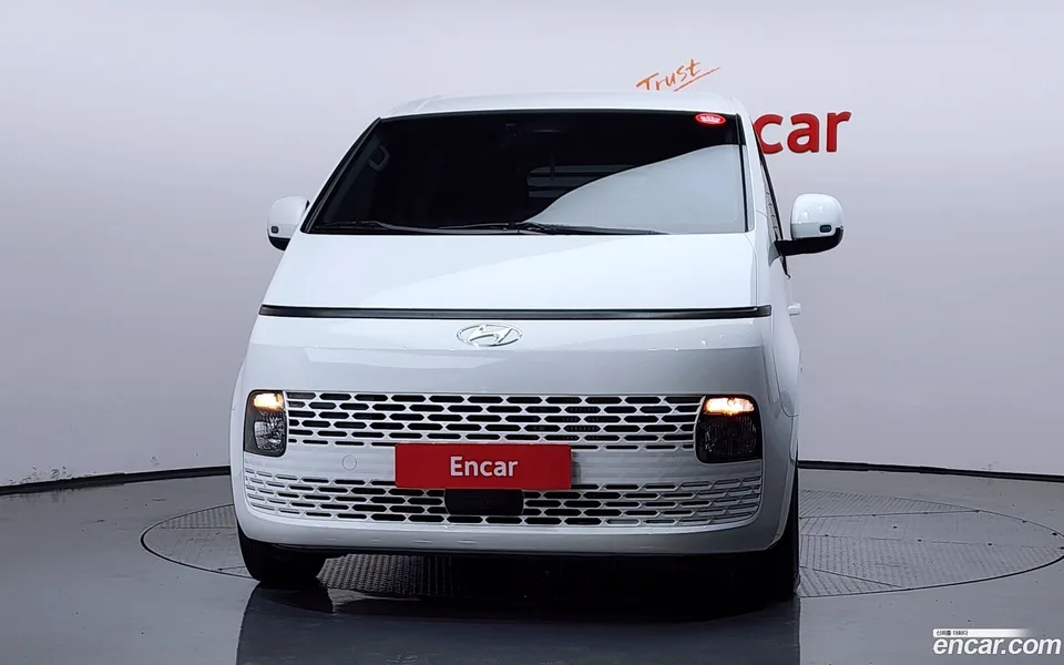 Hyundai Staria 5 2023 — миниатюра 3