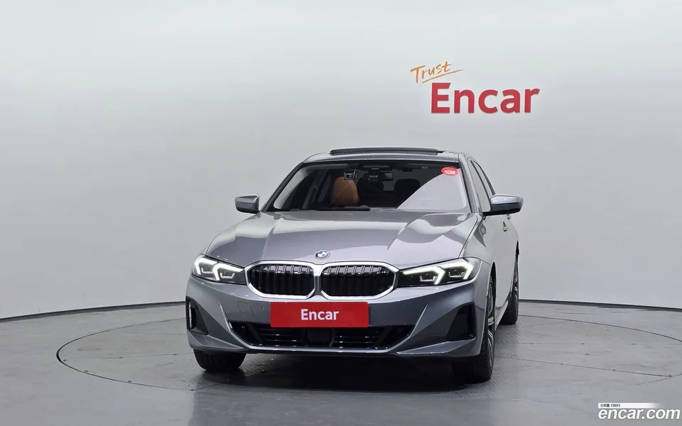 BMW 3 Series 320i 2025 — thumbnail 3
