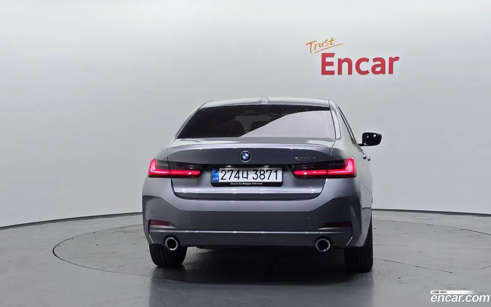 BMW 3 Series 320i 2025 — thumbnail 4