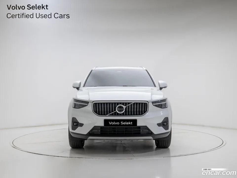 Volvo XC40 B4 2025 — миниатюра 3