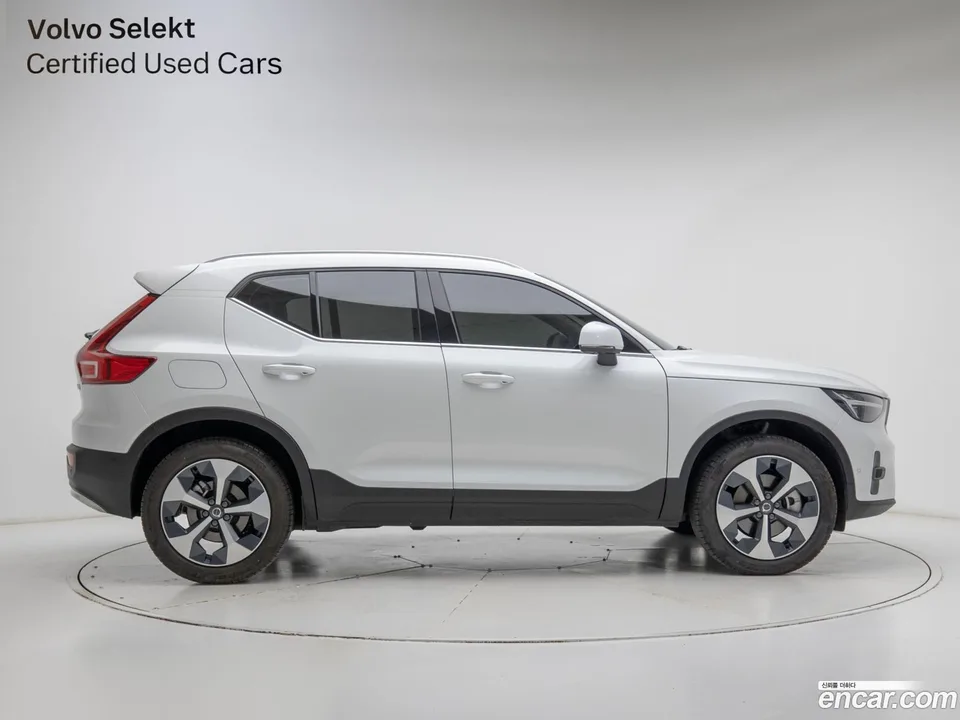 Volvo XC40 B4 2025 — миниатюра 4