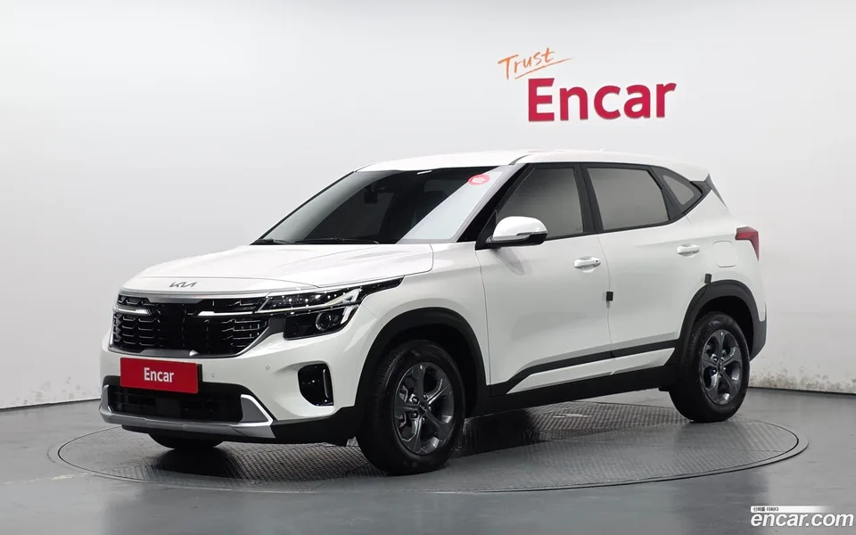 Kia Seltos 1.6 2WD 2022 — photo 1, buy with delivery to Moscow
