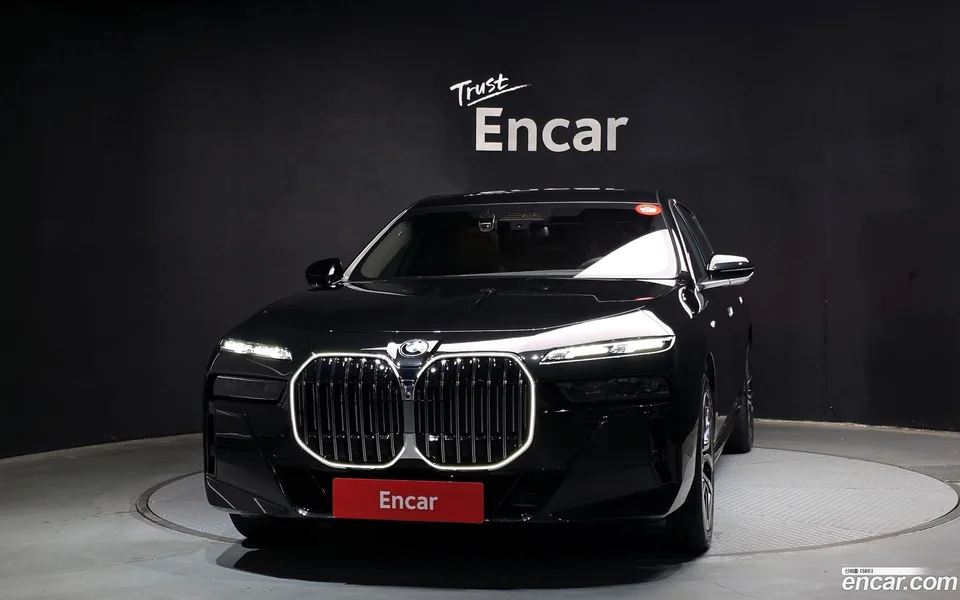 BMW 7 Series 740i xDrive M 2025 — thumbnail 3