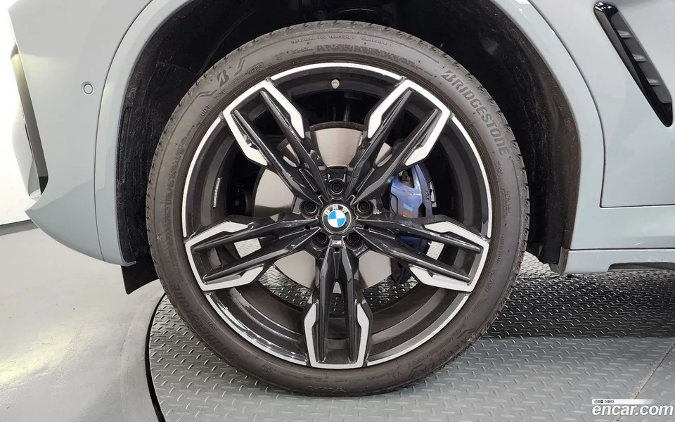 BMW X4 xDrive M40i 2025 — thumbnail 5