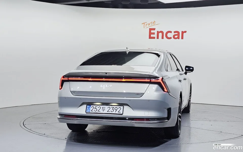 Kia K8 Hybrid 2025 — thumbnail 4